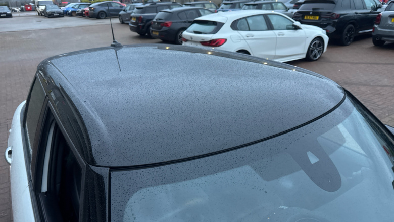 MINI Hatchback 1.5 Cooper Exclusive 5dr Auto Petrol Hatchback